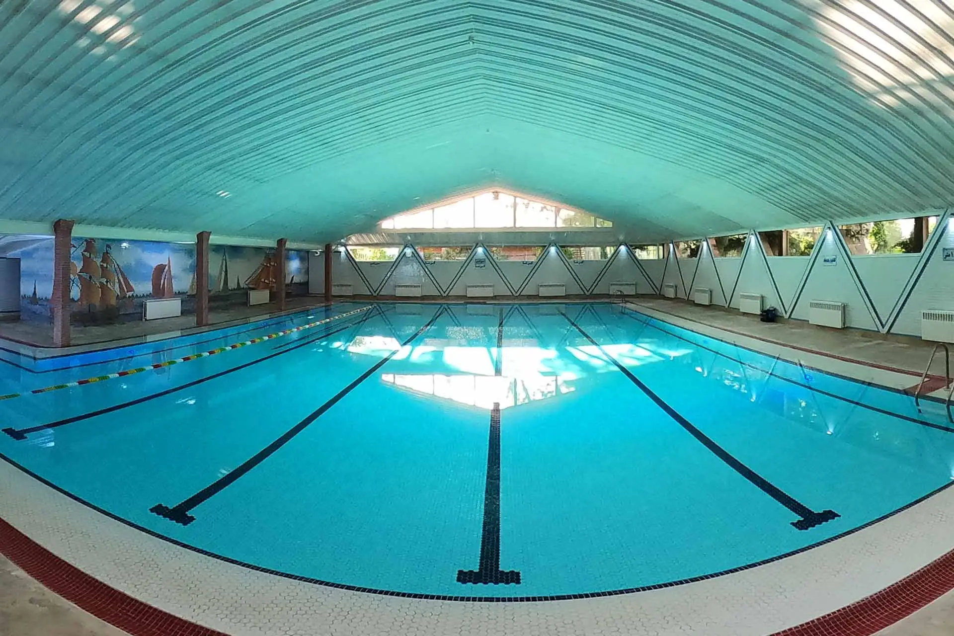 استخر دهکده ورزشی